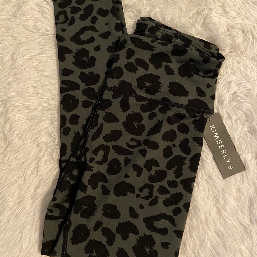KIMBERLY Leopard Print Leggings - Picture 4 of 8